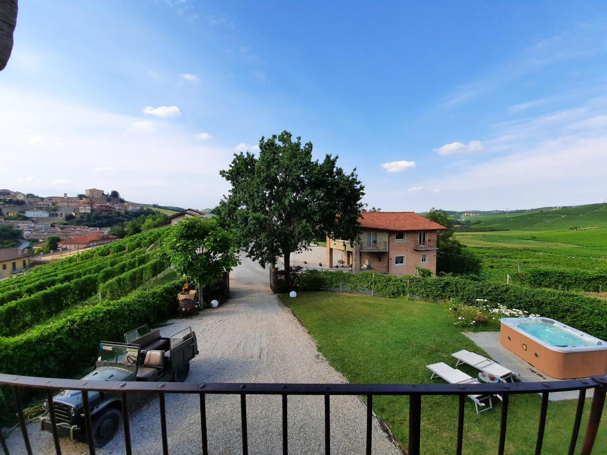 Villa Laura Castellinaldo Δωμάτιο φωτογραφία